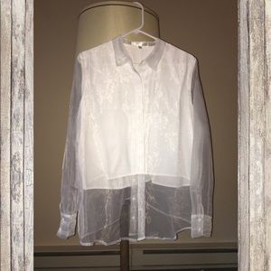 Sheer sleeve white button up women’s dress shirt🌾